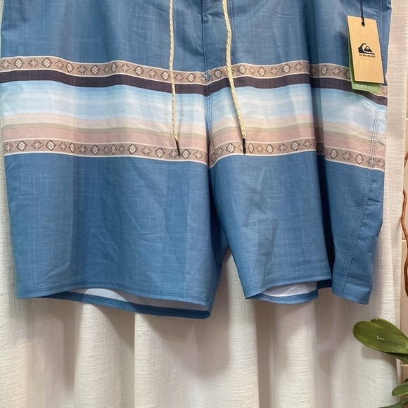 NWT Men’s QuickSilver Highline Surfsilk Blue Striped Board Shorts Size 40 - Picture 3 of 14
